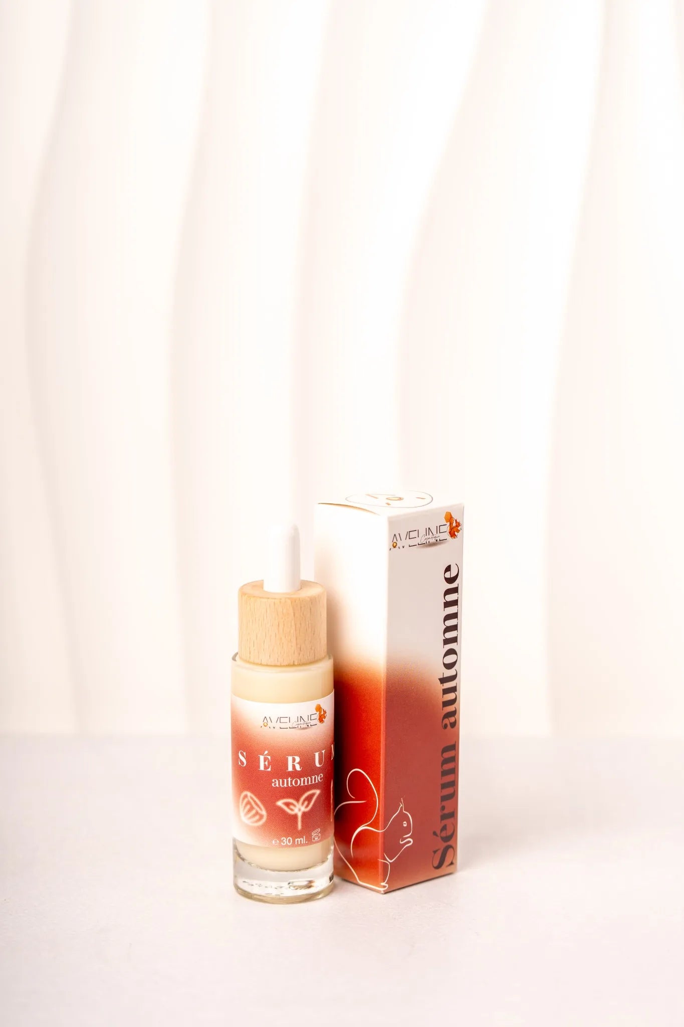 Flacon serum automne de la marque Aveline