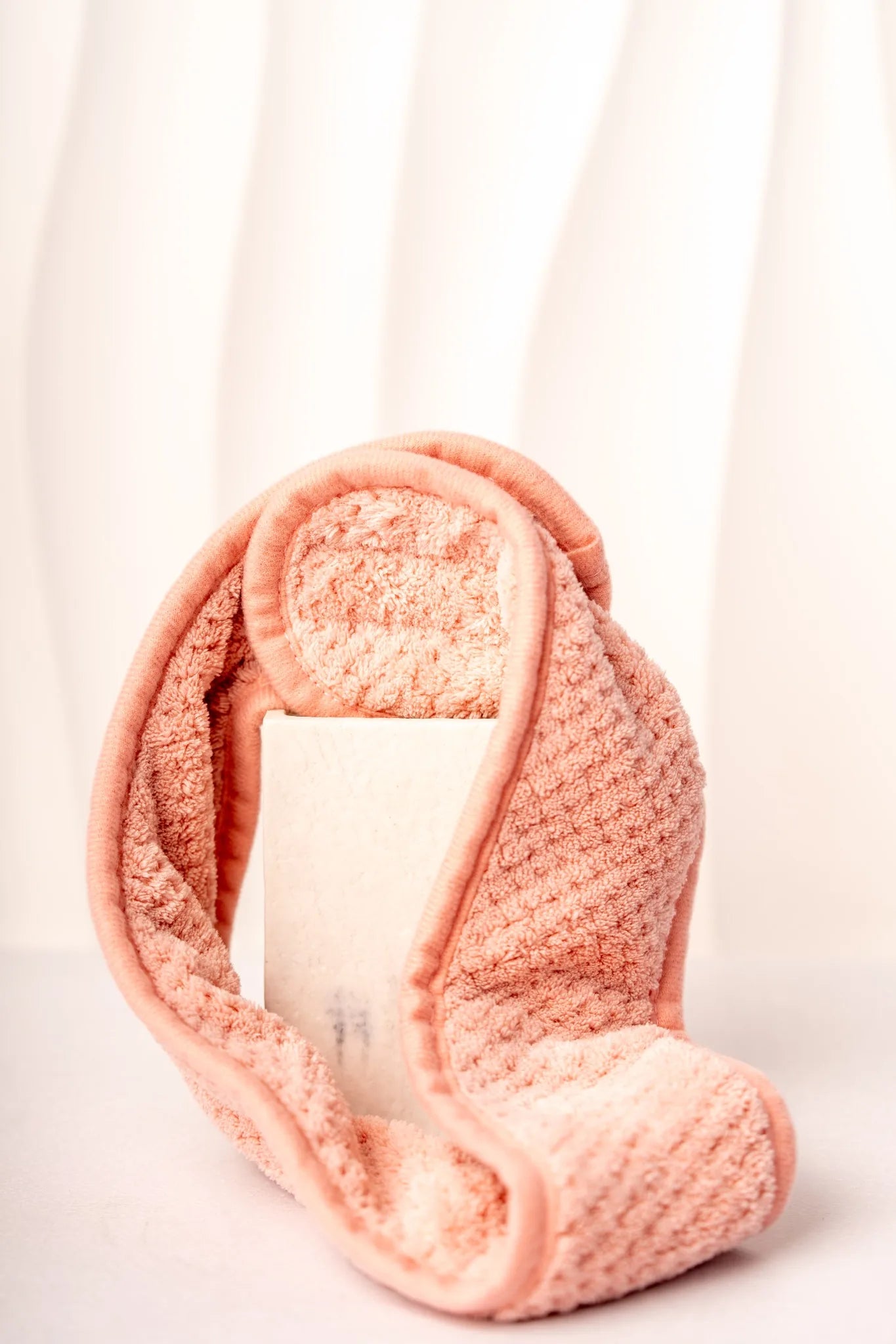 Bandeau pour cheveux saumon avec manchons