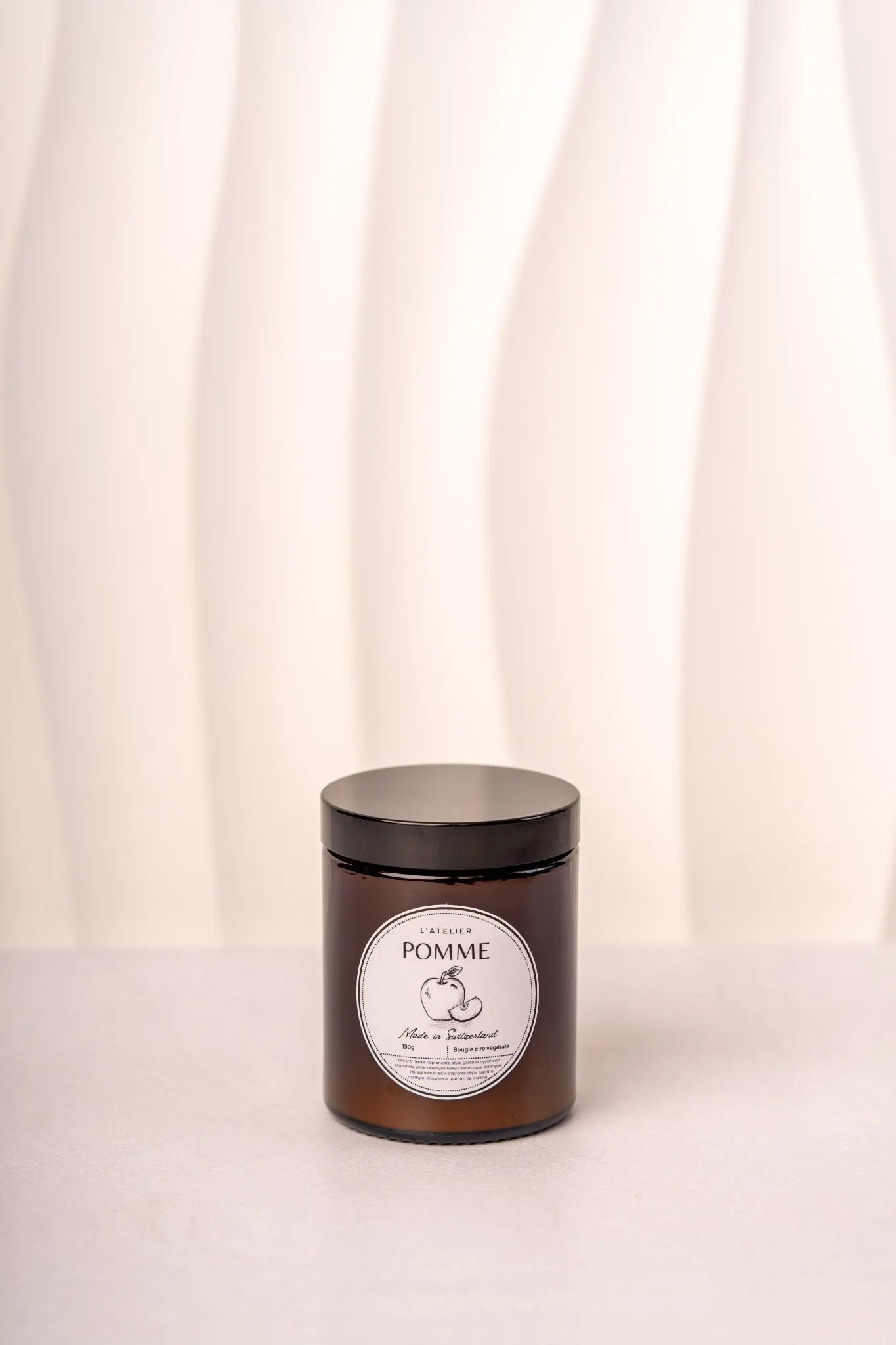 Bougie parfumée pomme de la marque L'Atelier