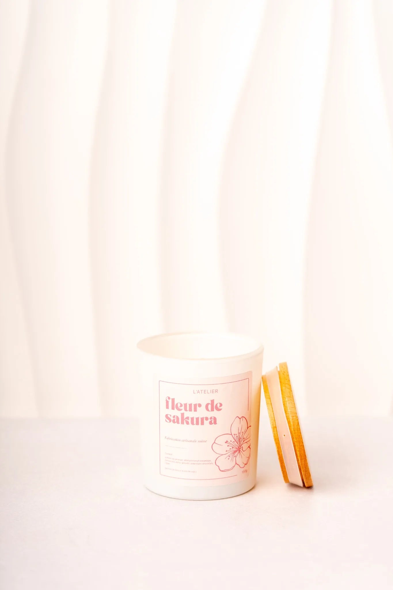 Bougie parfumée fleur de sakura de la marque L'Atelier