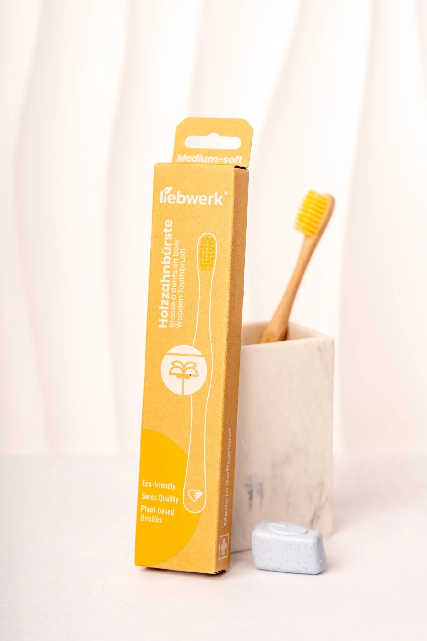 Brosse à dents en bois medium-soft de la marque Liebwerk