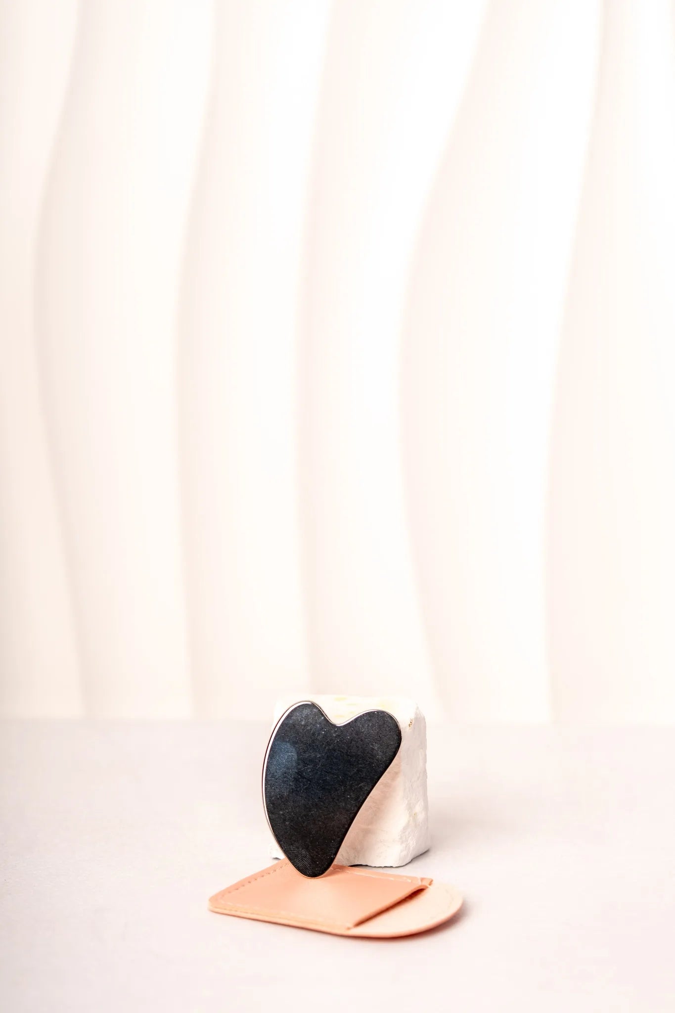 Gua-sha pour le visage en pierre noire
