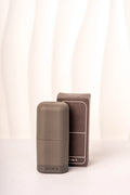 Applicateur de baume à lèvre gris de la marque Kiima